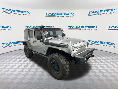Used 2017 Jeep Wrangler Unlimited Sport w/ Connectivity Group AWD/4WD image 7