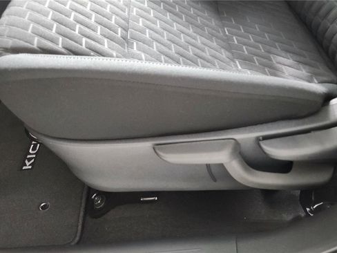 Used 2023 Nissan Kicks SV image 18