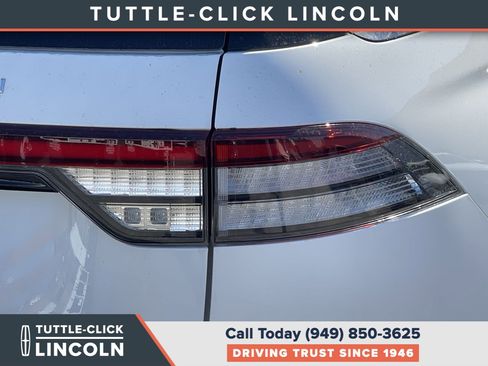 New 2026 Lincoln Aviator 2WD image 9