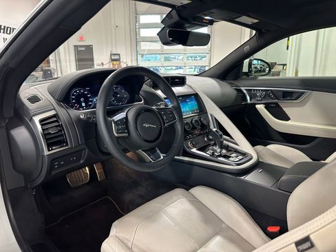 Used 2023 Jaguar F-TYPE Coupe RWD image 12