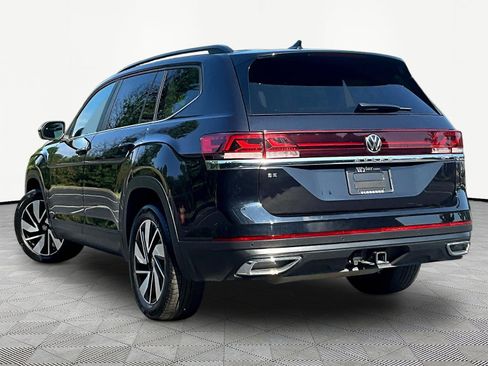 Used 2025 Volkswagen Atlas SE FWD image 4
