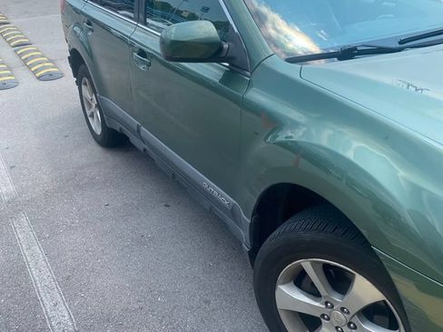 Used 2013 Subaru Outback 2.5i Limited w/ Moonroof Pkg AWD/4WD image 2