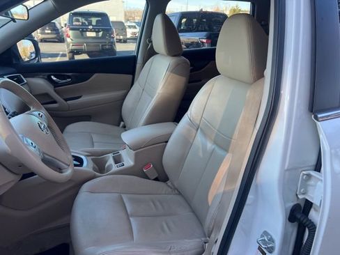 Used 2015 Nissan Rogue SL w/ SL Premium Package image 9