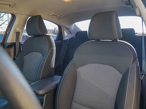 Used 2022 Kia Forte LXS w/ LXS Technology Package image 11