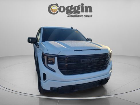 Used 2023 GMC Sierra 1500 Elevation w/ Elevation Premium Package image 4