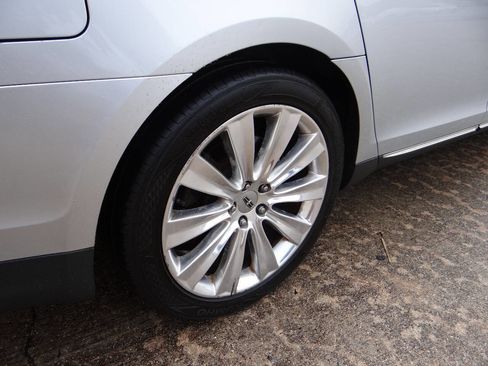 Used 2013 Lincoln MKS AWD image 30