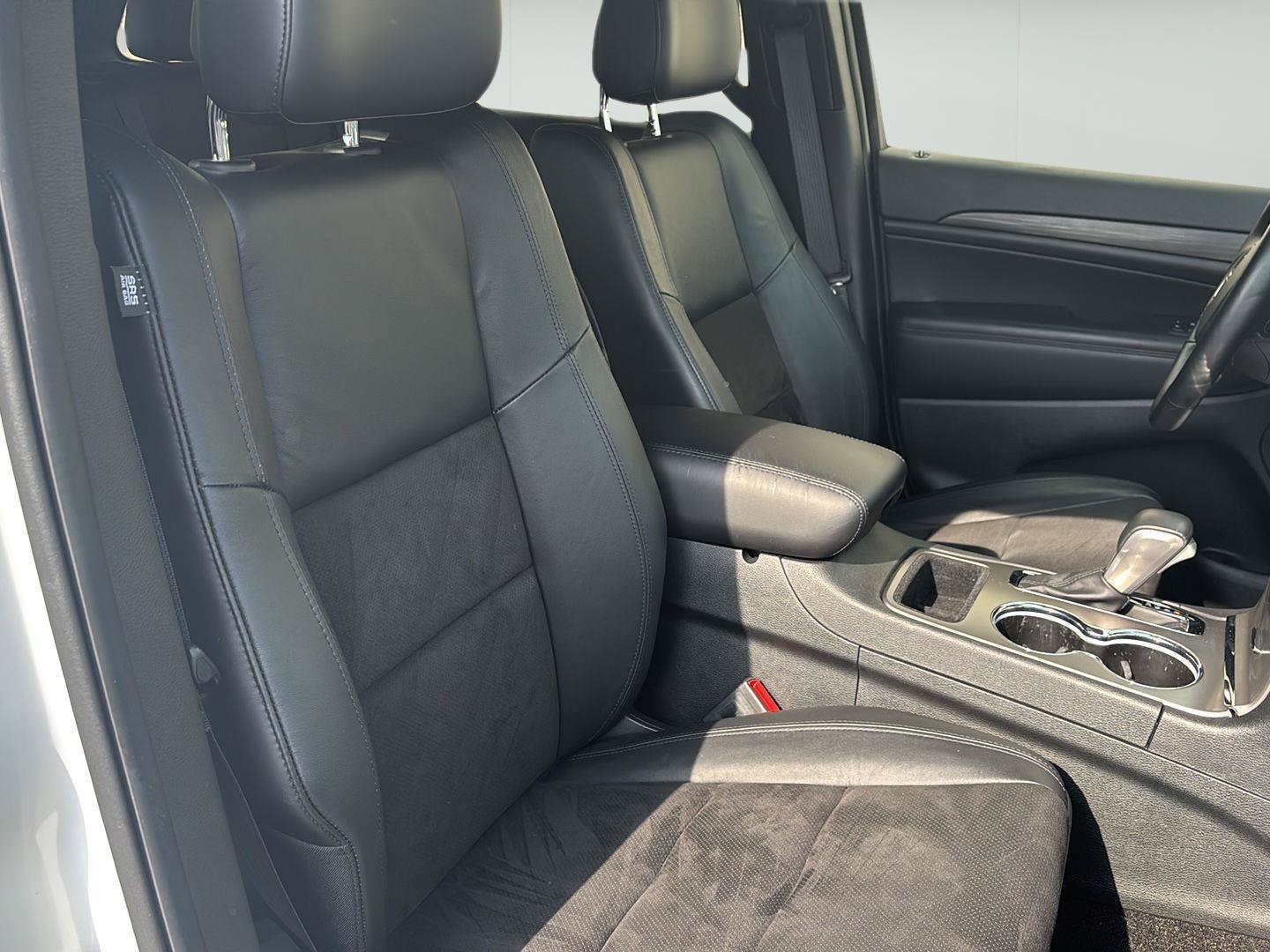 Used 2022 Jeep Grand Cherokee Laredo X AWD/4WD image 21