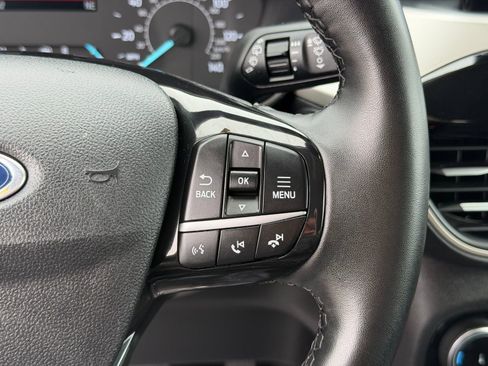 Used 2022 Ford Escape SEL image 19