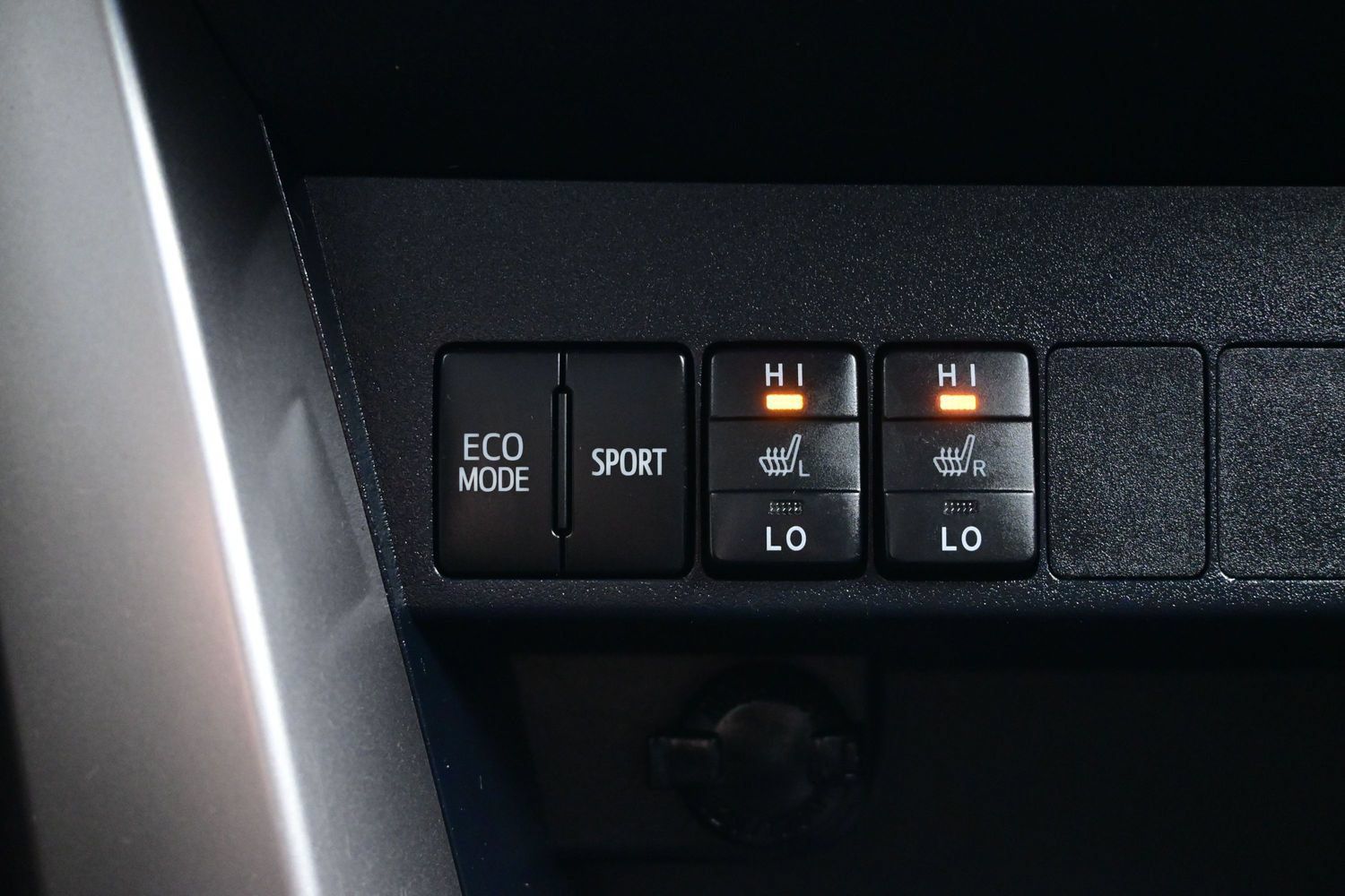 Used 2017 Toyota RAV4 Limited w/ Carpet Mat Package AWD/4WD image 25