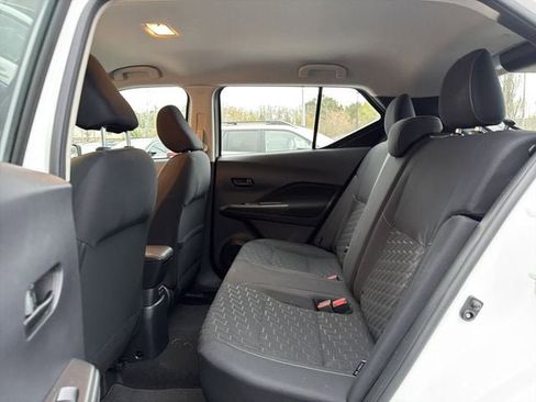 Used 2022 Nissan Kicks S image 14