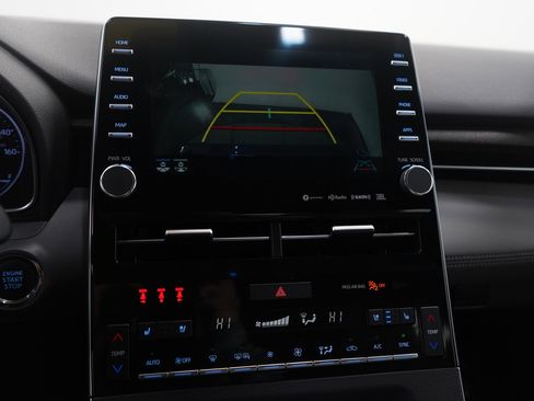 Used 2019 Toyota Avalon Limited image 20