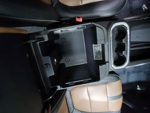 Used 2019 Chevrolet Silverado 1500 High Country w/ Technology Package image 36