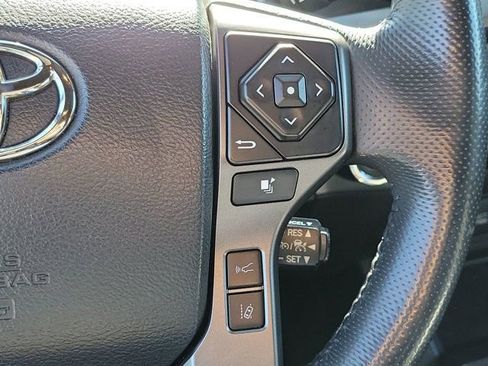 Used 2019 Toyota Tacoma TRD Off-Road image 31