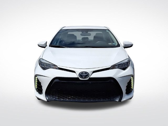 Used 2018 Toyota Corolla SE FWD image 2