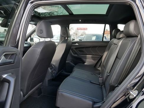 Certified 2024 Volkswagen Tiguan SE R-Line image 17