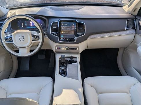 Used 2023 Volvo XC90 B6 Plus image 14