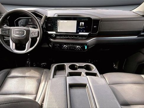 Used 2025 GMC Sierra 1500 SLT image 8