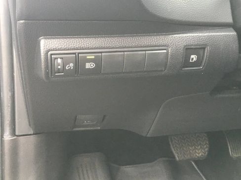 Used 2023 Toyota Corolla LE FWD image 17
