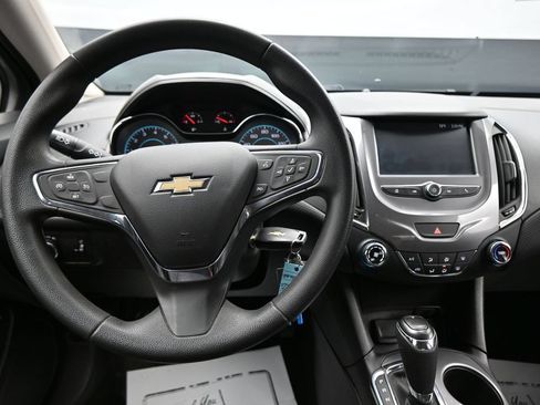 Used 2016 Chevrolet Cruze LT FWD image 13