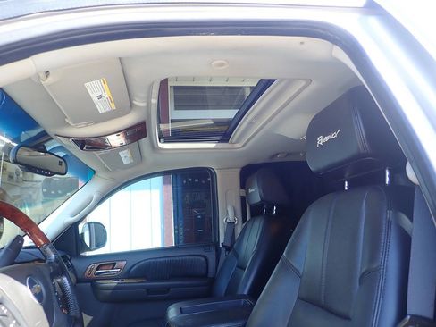 Used 2007 Chevrolet Avalanche LT w/ LT Preferred Equipment Group AWD/4WD image 9