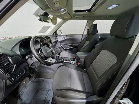 Used 2023 Kia Soul EX image 10