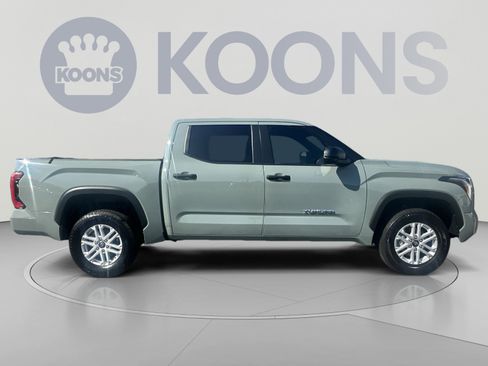 Used 2025 Toyota Tundra SR5 AWD/4WD image 12