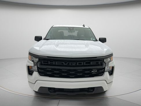 Used 2024 Chevrolet Silverado 1500 Custom AWD/4WD image 2