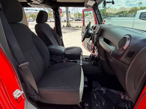 Used 2014 Jeep Wrangler Unlimited Sport w/ Connectivity Group AWD/4WD image 10