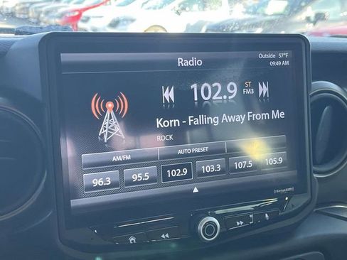 Used 2018 Jeep Wrangler Unlimited Sport image 28