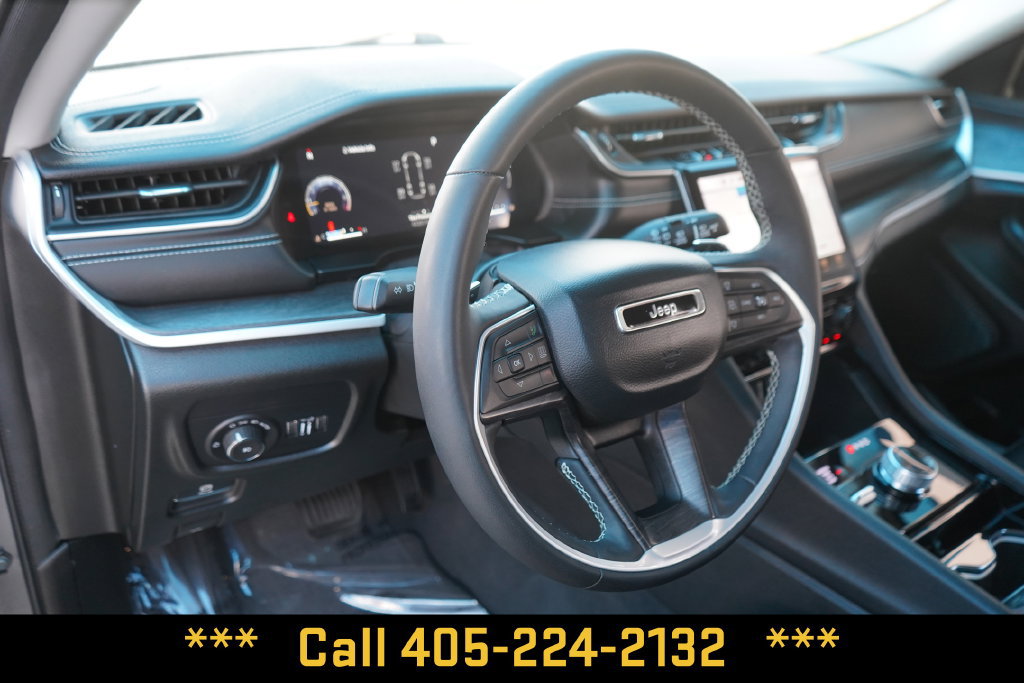 Used 2023 Jeep Grand Cherokee L Limited w/ Trailer Tow Group (B) AWD/4WD image 17