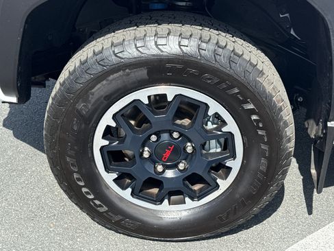 Certified 2024 Toyota Tacoma TRD Off-Road w/ TRD Off Road Upgrade Package AWD/4WD image 5