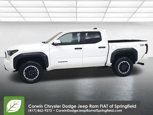 Used 2024 Toyota Tacoma TRD Off-Road image 5