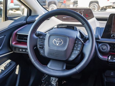 Used 2025 Toyota Prius Plug-In Hybrid FWD image 16