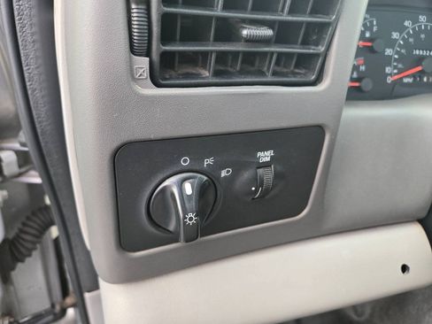 Used 2000 Ford F250 XL AWD/4WD image 16