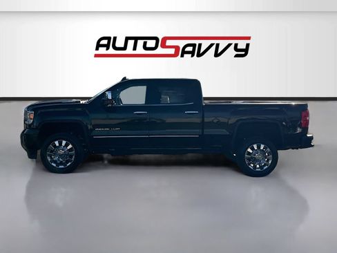 Used 2019 GMC Sierra 2500 Denali w/ Duramax Plus Package AWD/4WD image 4