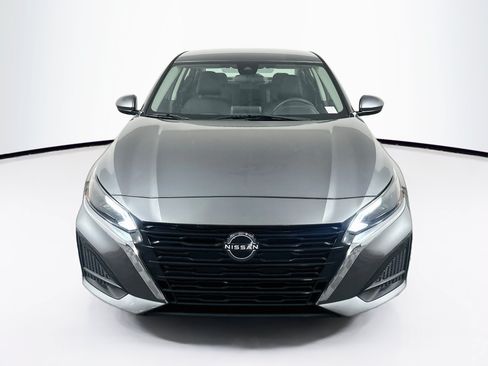 Used 2023 Nissan Altima 2.5 SV AWD/4WD image 2