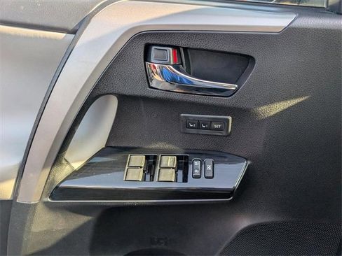 Used 2017 Toyota RAV4 Limited image 16