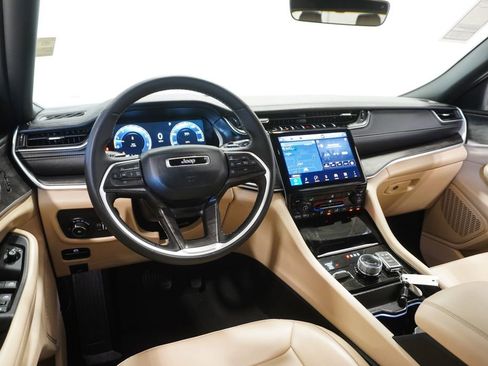 Used 2025 Jeep Grand Cherokee L Limited image 14