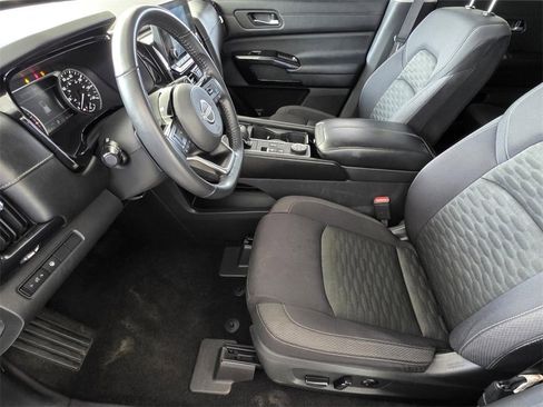 Used 2022 Nissan Pathfinder SV image 6