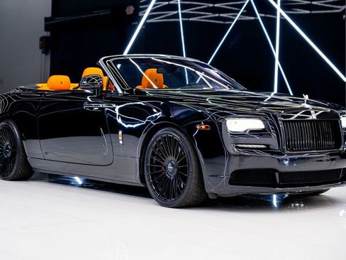 Used 2018 Rolls-Royce Dawn image 1