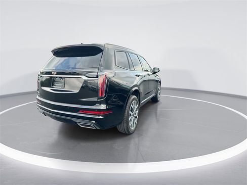 Used 2024 Cadillac XT6 Sport w/ Technology Package image 8