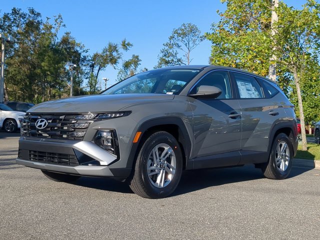 Certified 2025 Hyundai Tucson SE FWD image 2