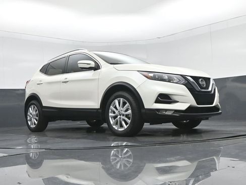 Used 2022 Nissan Rogue Sport SV w/ Technology Package image 48