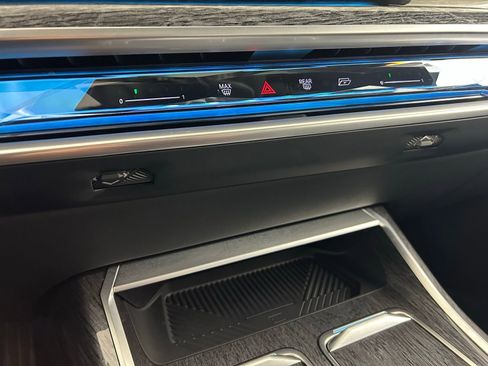 Used 2023 BMW 760i xDrive image 19