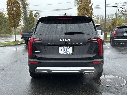 Used 2022 Kia Telluride EX w/ EX Premium Package image 4