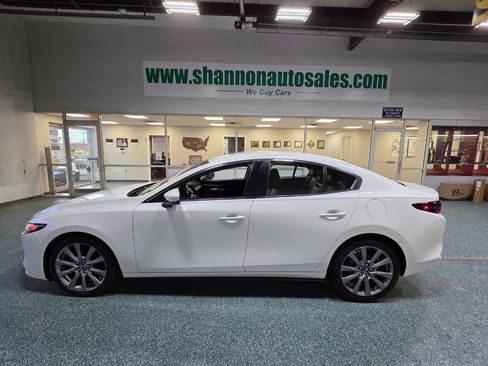 Used 2019 MAZDA MAZDA3 Sedan image 11