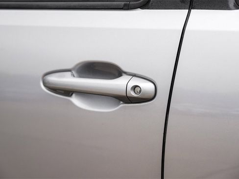 Used 2019 Toyota Tacoma TRD Off-Road image 37