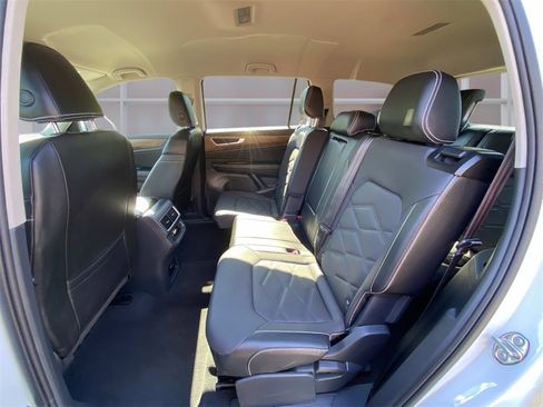 Used 2024 Volkswagen Atlas SE image 15