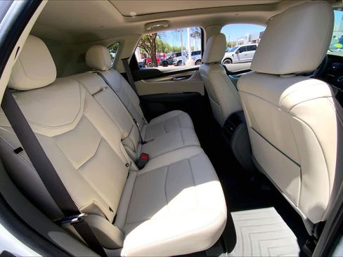 Used 2021 Cadillac XT5 Premium Luxury FWD image 20