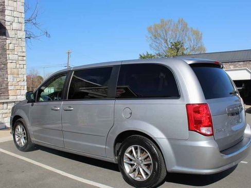Used 2015 Dodge Grand Caravan SE image 8